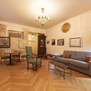 Bric Broc Apartment Paris